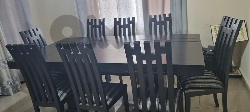 غرفة سفرة مستعملة