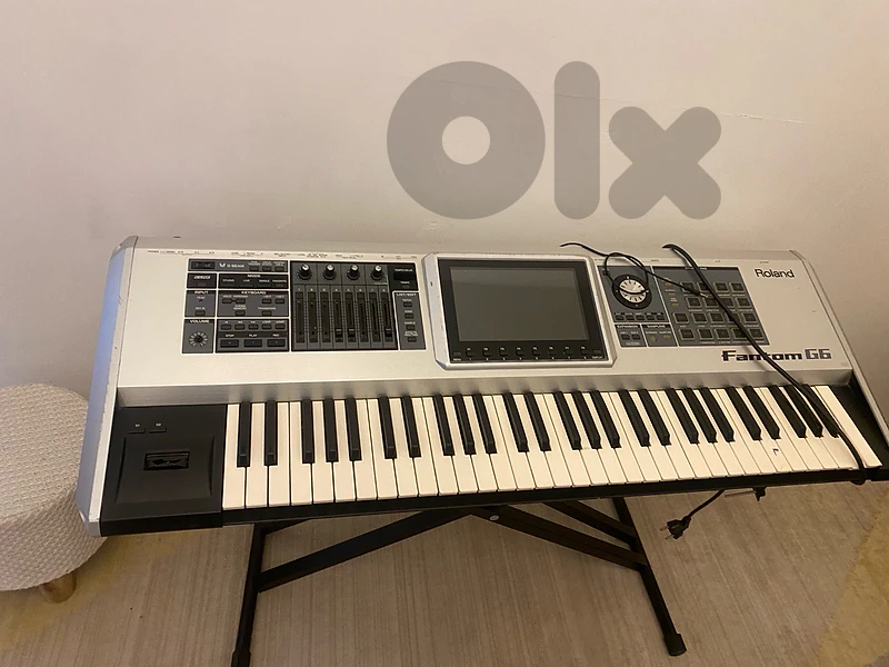 piano with stand used