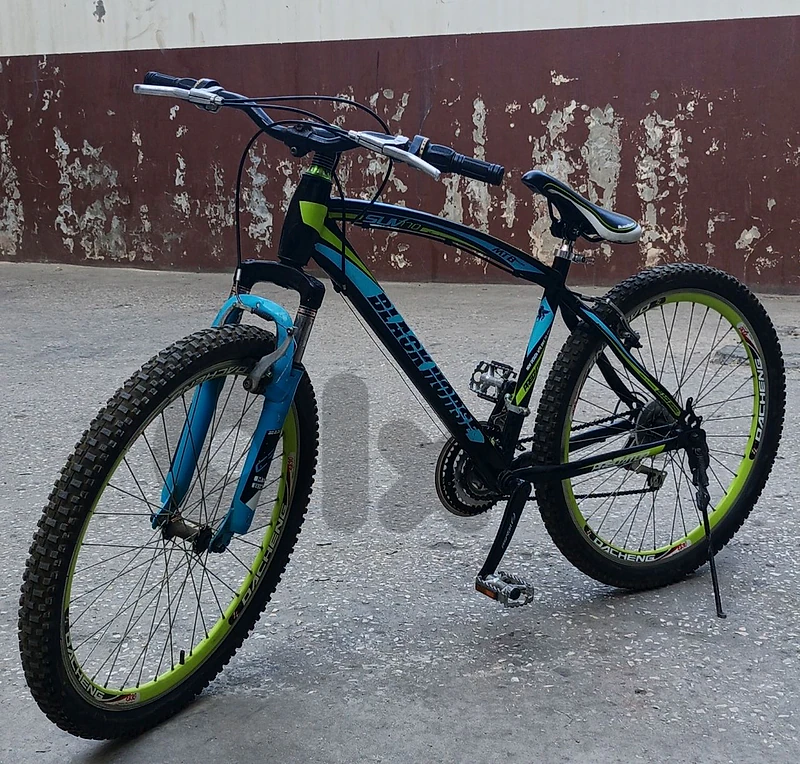 Black horse mountain bike