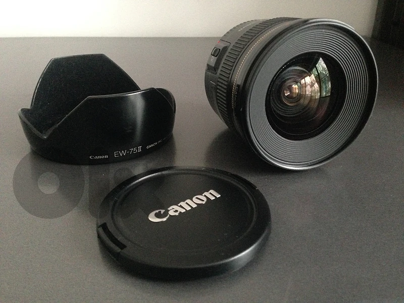 Canon EF 20 f/2,8 USM Canon EF 20 f/2,8 USM