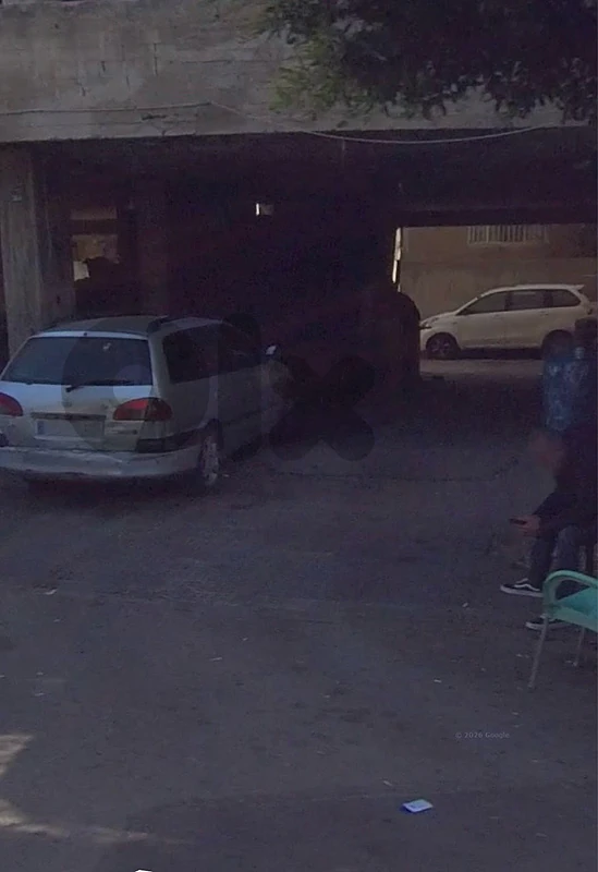 ورشة ميكانيكا مع مساحة تخزين متاحة للإيجار.