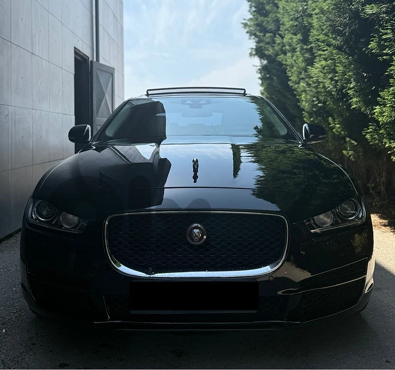 Jaguar XE 2018
