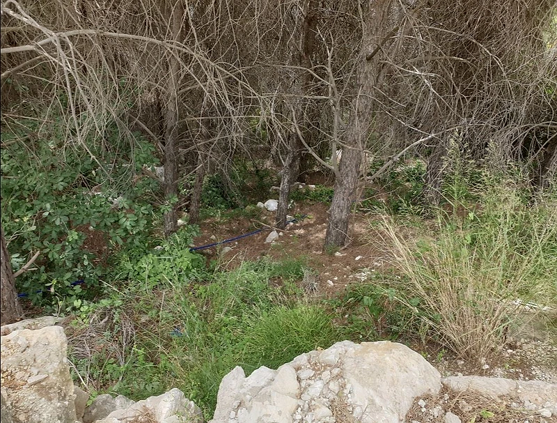 525 m2 Land in Haret el Bellaneh