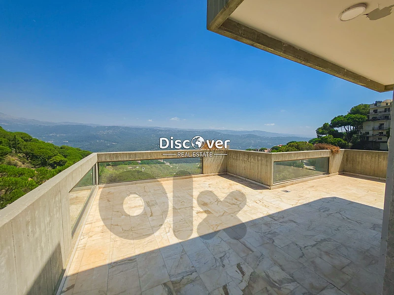 Just 2min from BROUMANA SQUARE !  apartment for sale with Terrace !