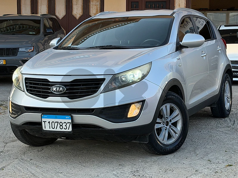 Kia Sportage company source 108000 km 4wd model 2011