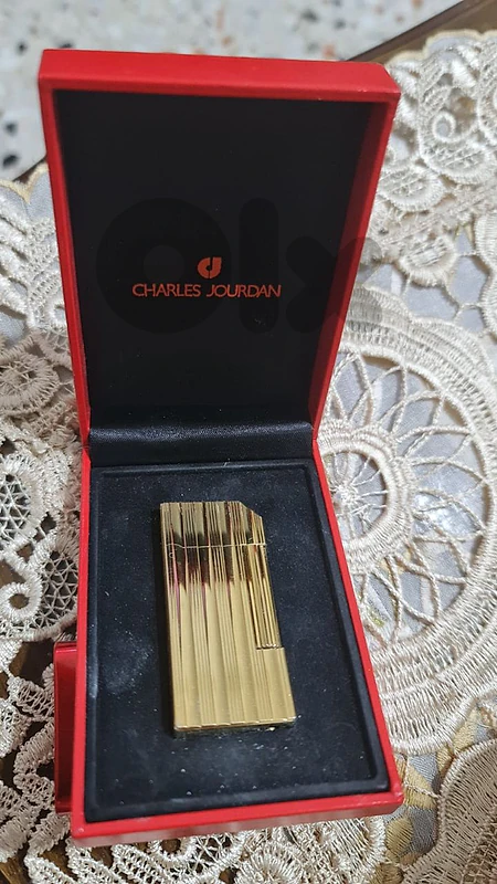 Charles jourdan / st jordan golden lighter