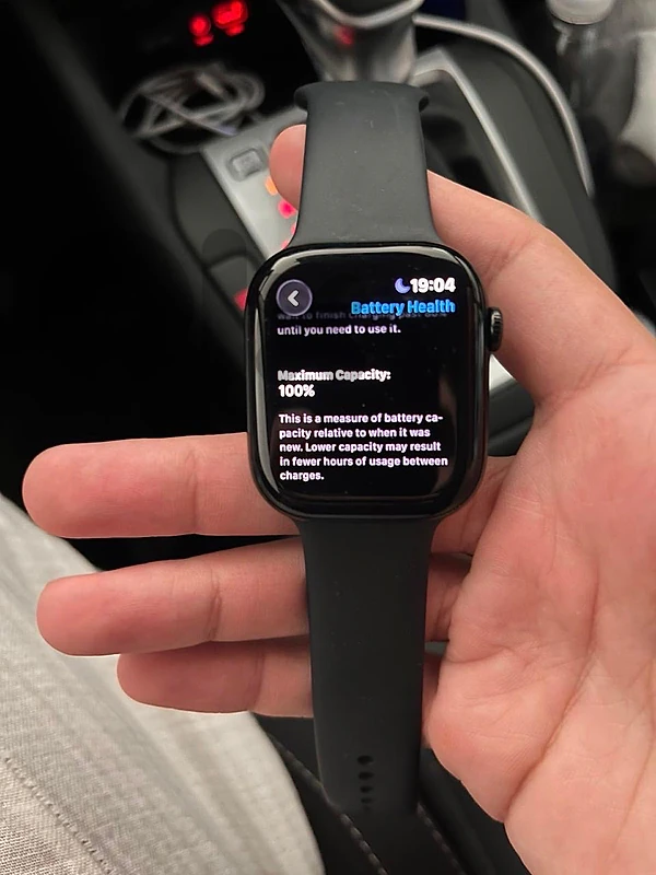 apple watch series 10 46mm waterproof & gps used like nee