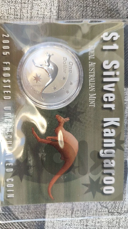 1996 and 2005 Australian Kangaroso 1 oz .999 Fine Silver Coin 1996 and 2005 Australian Kangaroso 1 oz .999 Fine Silver Coin