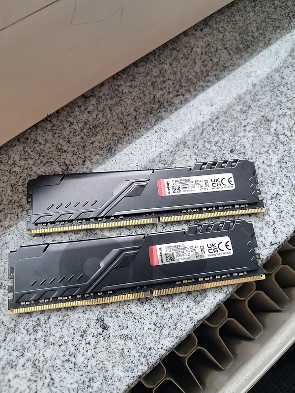 Kingston 32GB (2x16GB) DDR4 3200MHz RAM Kit Like New