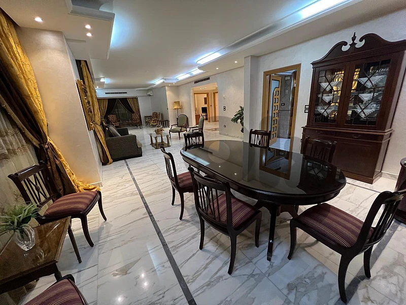 Apartment in a strategic location for rent in Ramlet el Bayda