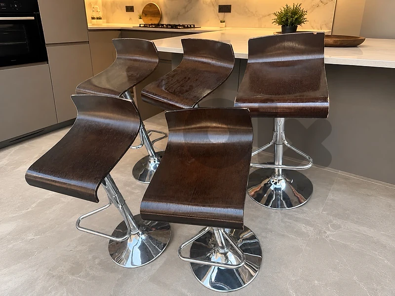 Bar stool