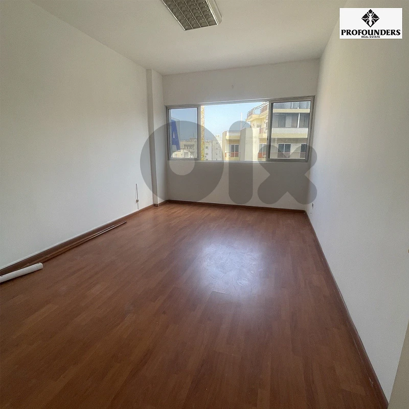 Office for sale in Jdeideh مكتب للايجار في الجديدة