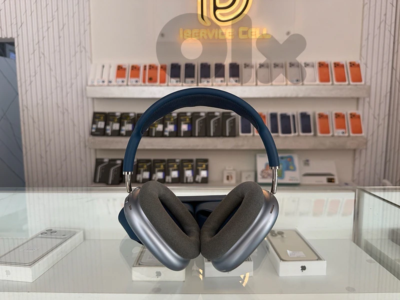 Airpods Max used super clean in excellent condition: