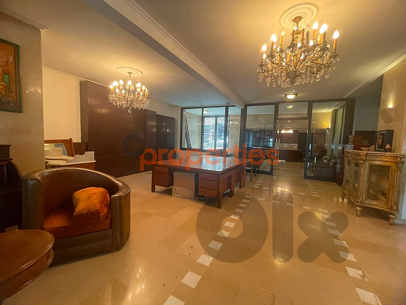 Office for rent in Achrafieh-Gemmayzehمكتب للإيجار في الأشرفية CPBPK73