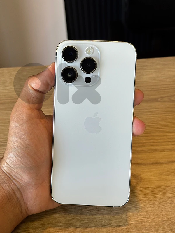 iphone 14 pro max clean