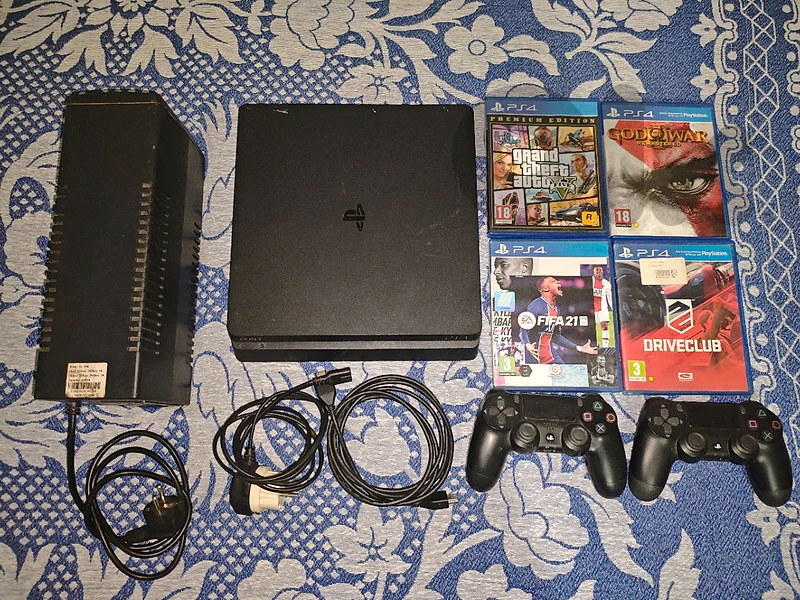 PS4 1TERA SLIM PS4 1TERA SLIM