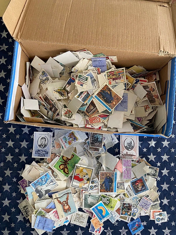 1000+ World Stamps Lot + Album