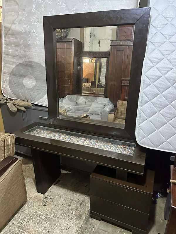 شفنيرة مع مرايا شغل مبلي توب كتير مرتبة