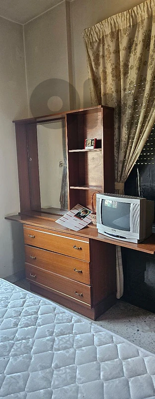 full bedroom