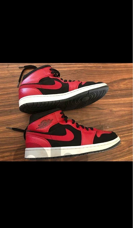 Air Jordan 1 Mid Reverse