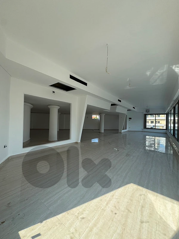 Showroom For Rent in Mkalles -  صالة عرض للإيجار في المكلس