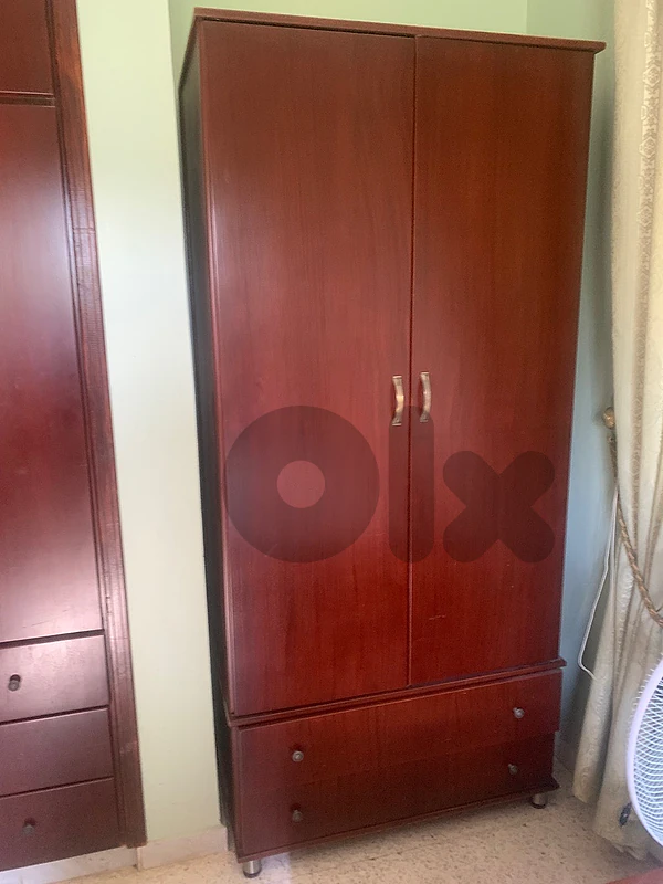 Bedroom Closet/ خزانة غرفة نوم