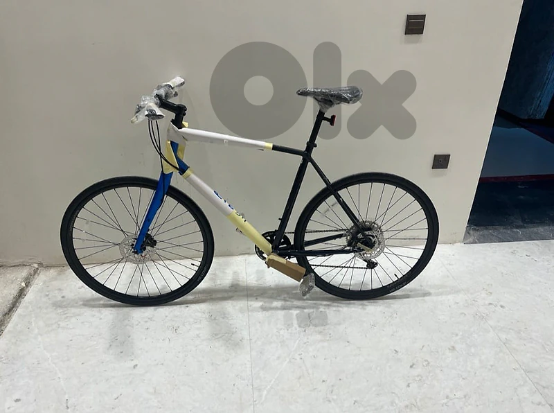 دراجة هجينة Trek FX 3 Disc 2023