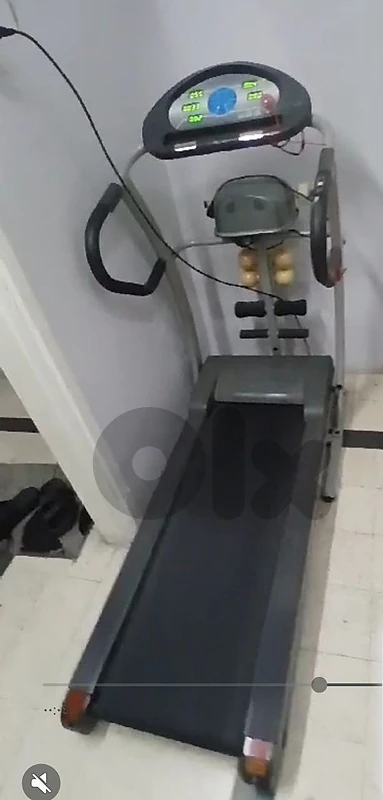 مكنة مشي مع نحت الخصر شبه جديدة