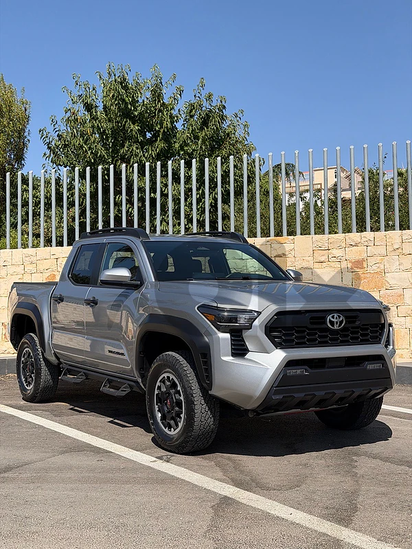 Toyota Tacoma trd off-road 2024
