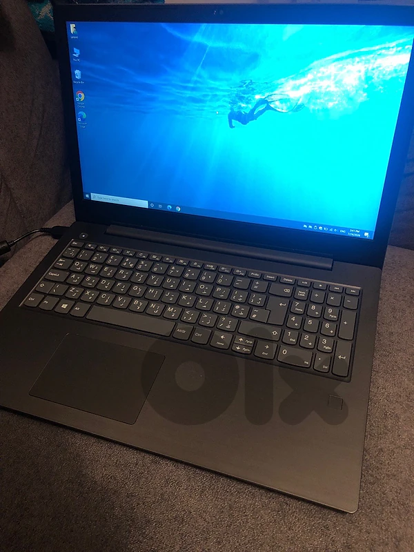 Lenovo V330 15.6" i5 (8th Gen) - Like New super clean Lenovo V330 15.6" i5 (8th Gen) - Like New super clean