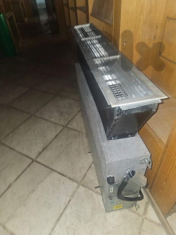 عدة مطعم للبيع