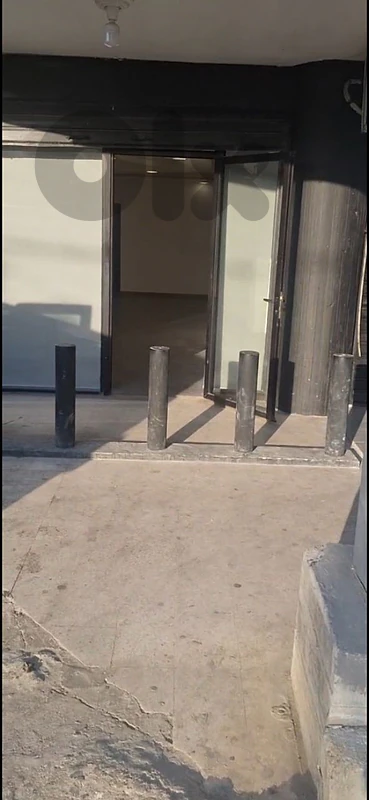 shop for rental in prime location