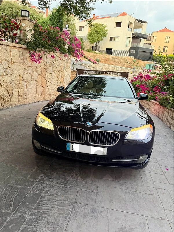 BMW 5-Series 2011 520 i