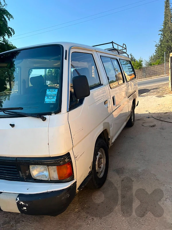 نيسان فان 1993 1993