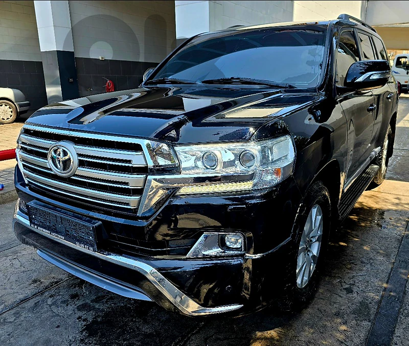 Land Cruiser VXR 2017 BUMC 80000km Land Cruiser VXR 2017 BUMC 80000km