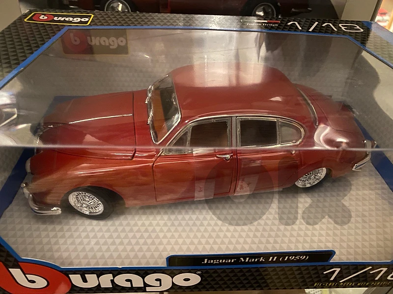 jaguar diecast model car scale 1/18