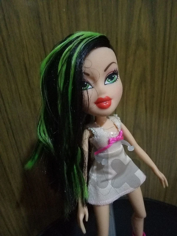 BRATZ JADE PLAID MEETS PUNK As New MGA doll Special hair+Own Shoes=24