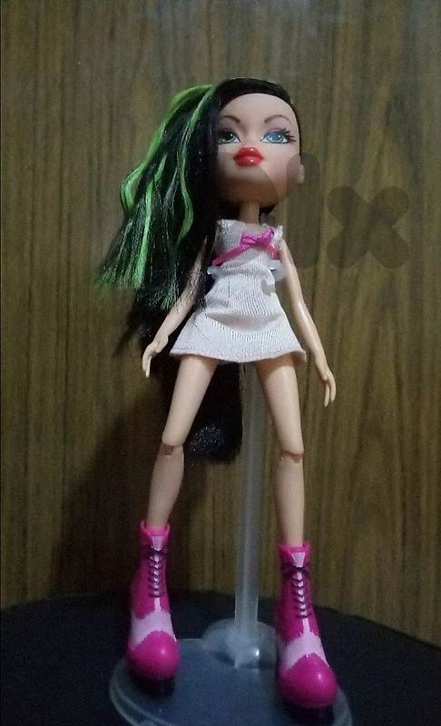 BRATZ JADE PLAID MEETS PUNK As New MGA doll Special hair+Own Shoes=25$