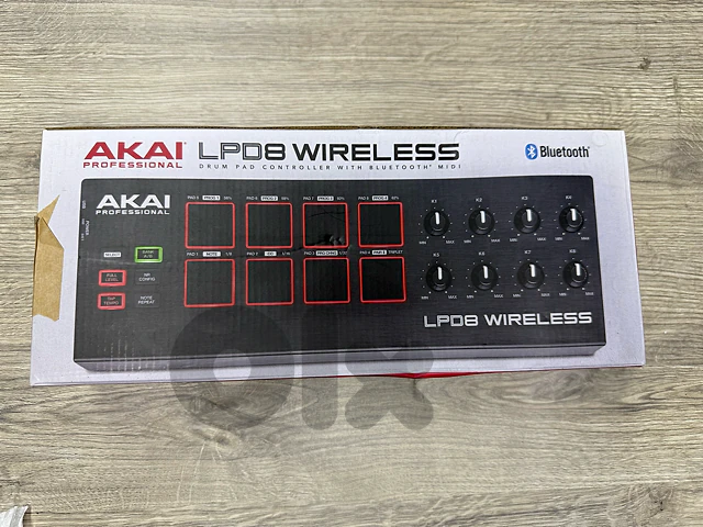 AKAI Professional Drum Pad Controller