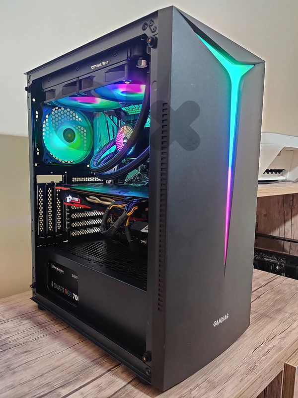 RGB Gaming PC / i7 8th / GTX 1070