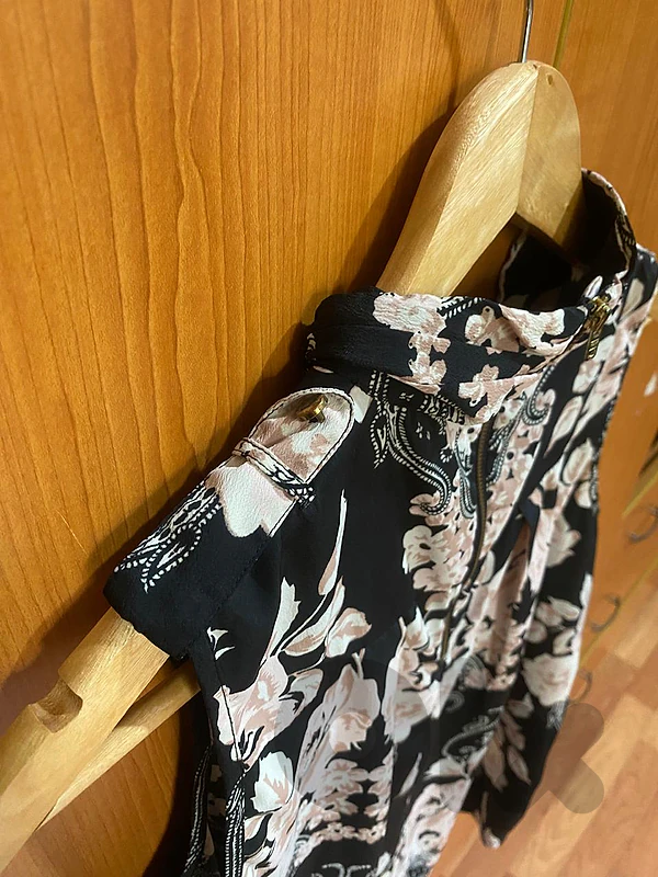 Thrift Used Pre-owned women clothes
