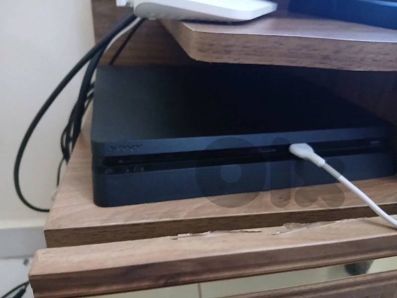 ps4 slim with 10 discs