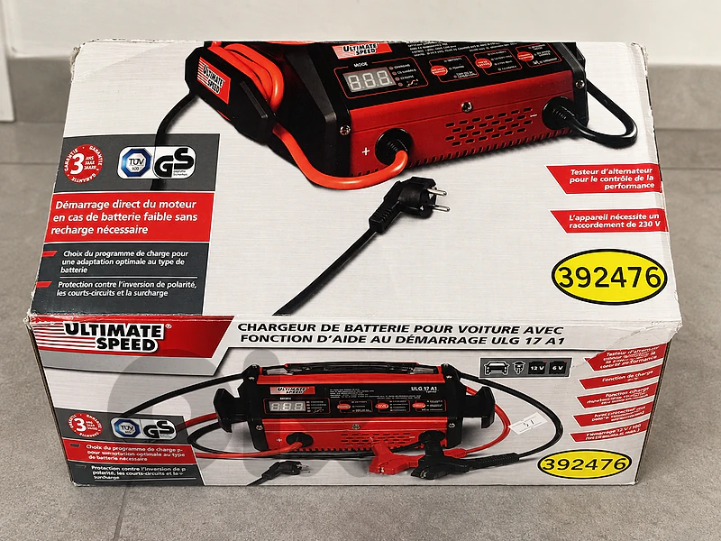 ULTIMATE SPEED® Car Battery Charger with Starting Aid - شاحن بطارية