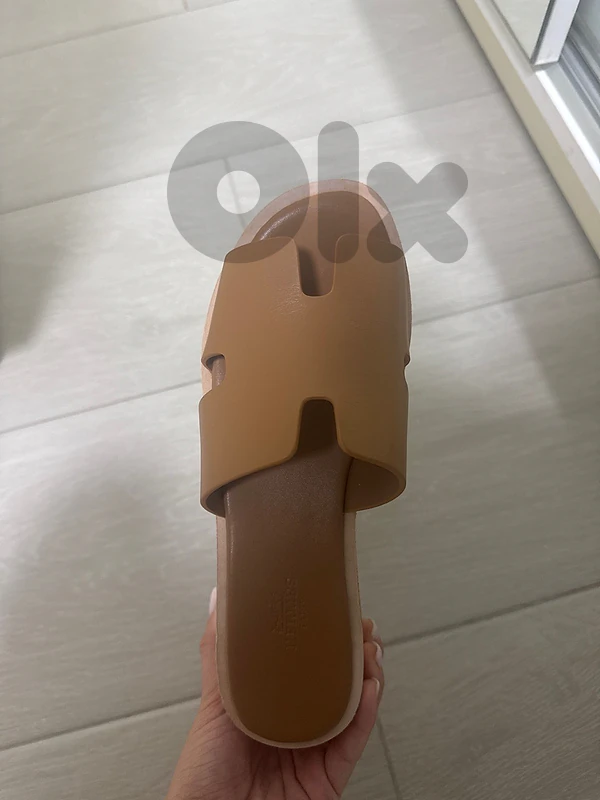 eze 30 hermes sandals, size 38 eze 30 hermes sandals, size 38