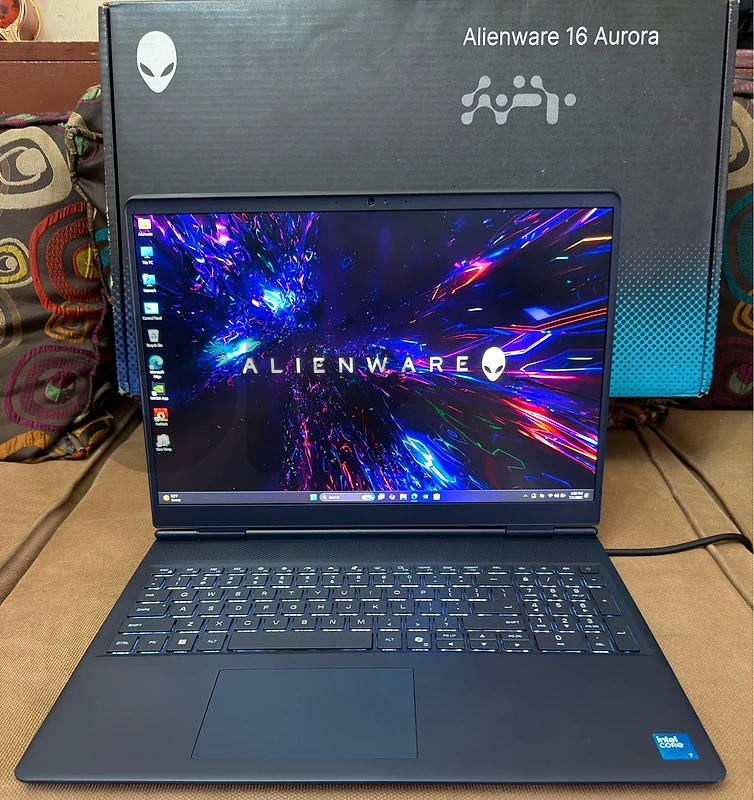 Alienware 16 Aurora Gaming Laptop Ultra 7 RTX 5050 16GB Ram 1TB NVMe