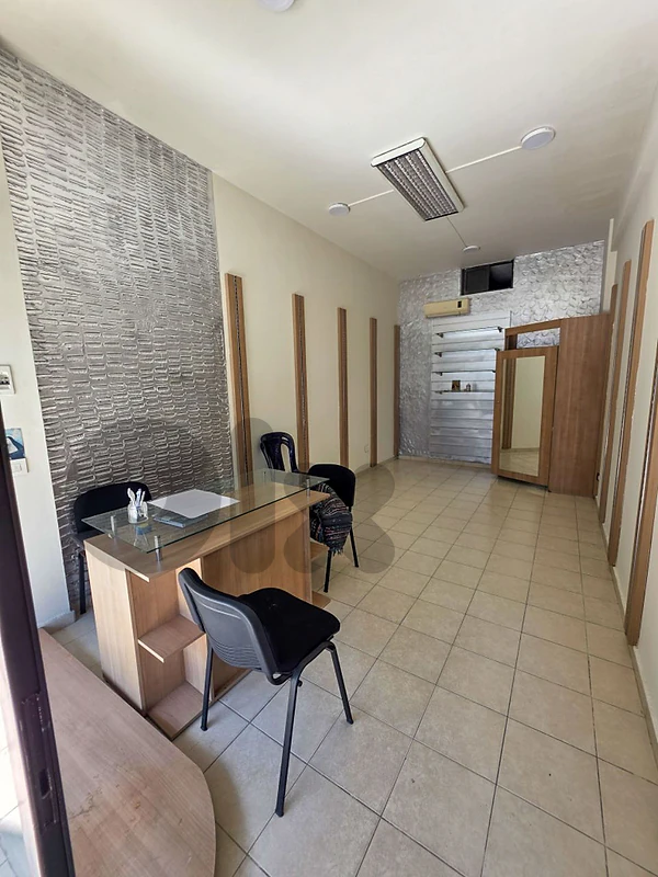 Good location shop in Awkar, Maten