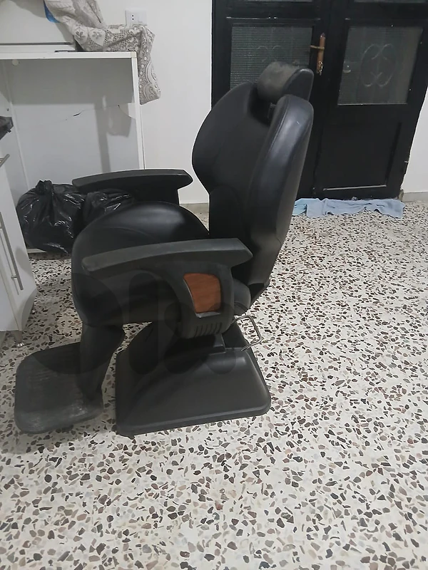 صالون حلاقة رجالي للبيع كامل