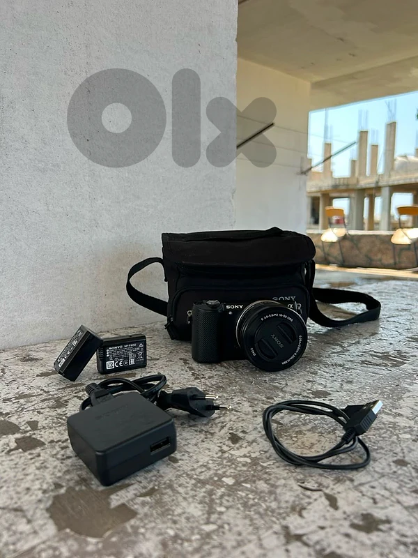 sony Alpha 5000