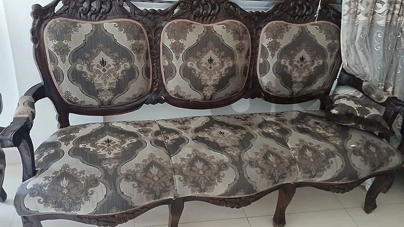 sofas and chairs for sale