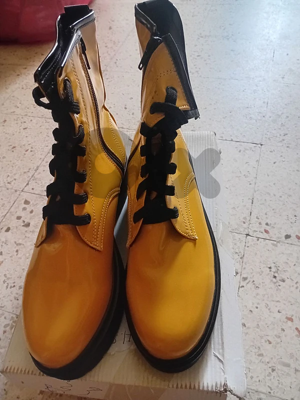 yellow shoes